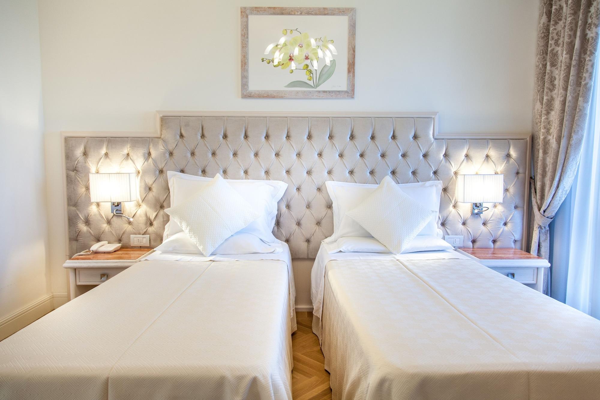 Hotel Aurelia Milano Marittima Exterior photo